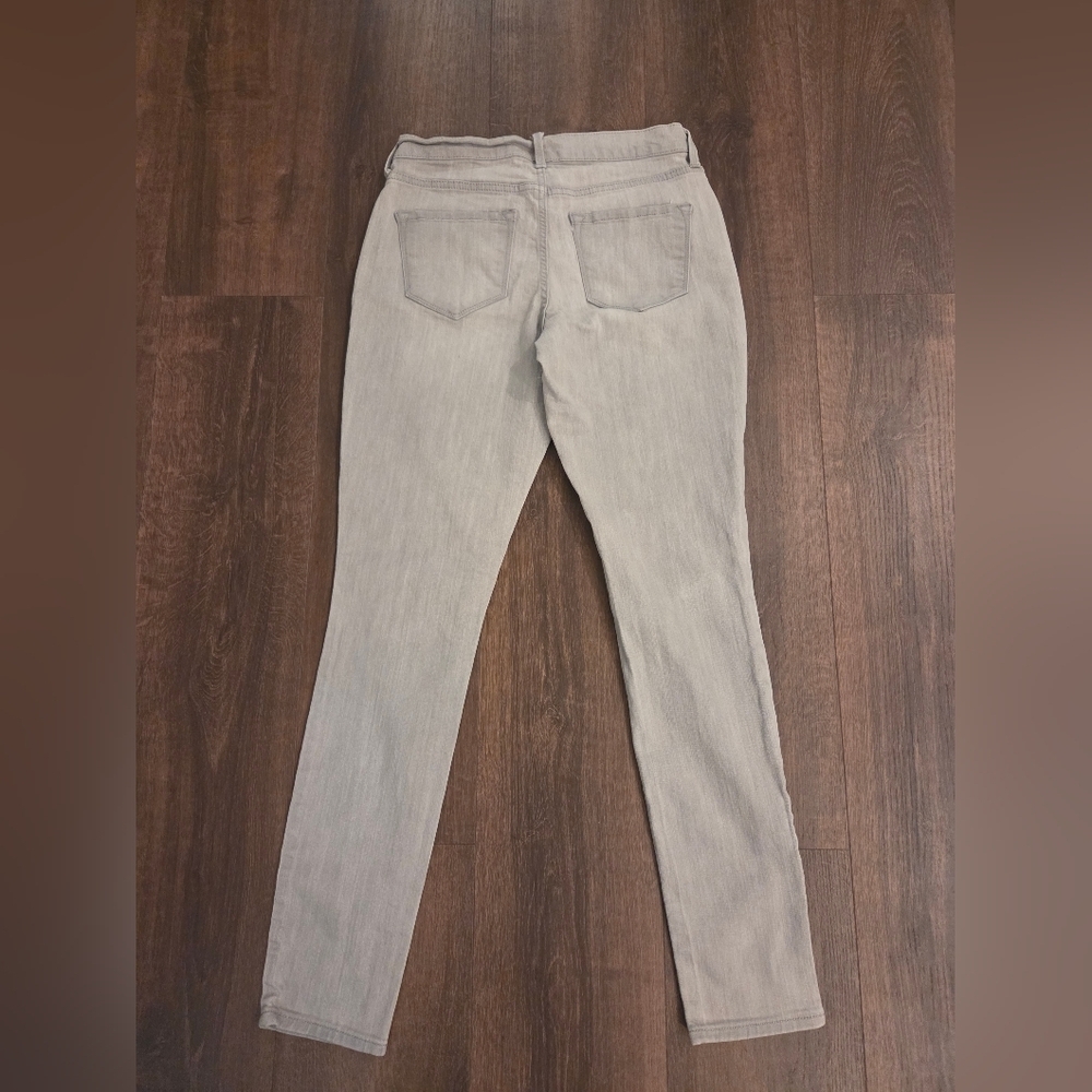 Old Navy Women's Soft Gray Skinny Jeans - Picture 3 of 4